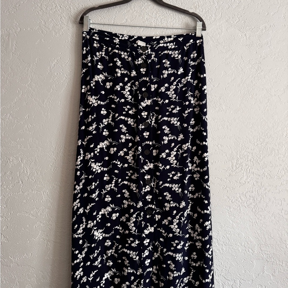 90’s Gap  Navy and White Floral Maxi Skirt